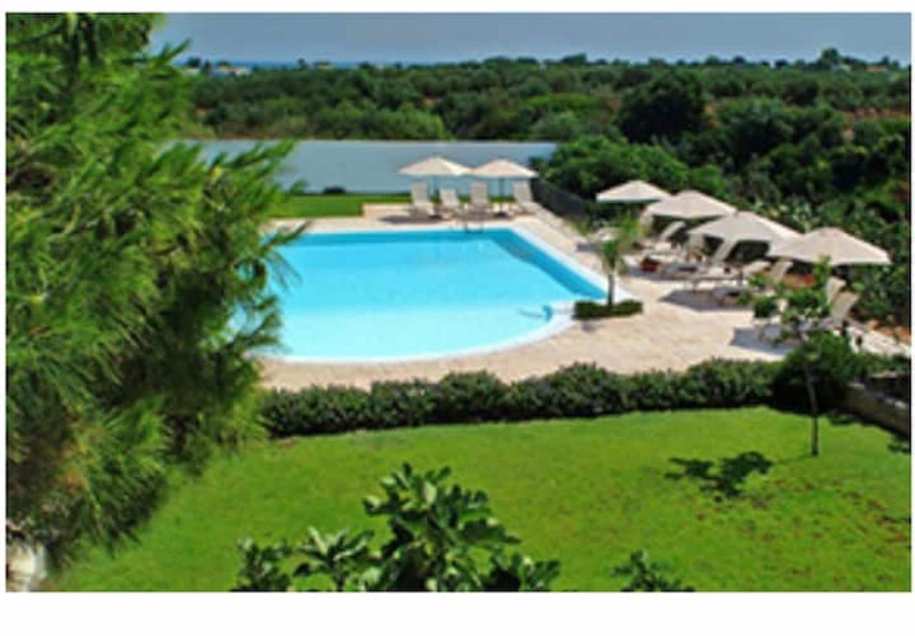 Room In Bb - Stunning Quadruple Room In Ancient Masseria Near The Sea In A Quiet Olive Trees Ostuni Εξωτερικό φωτογραφία